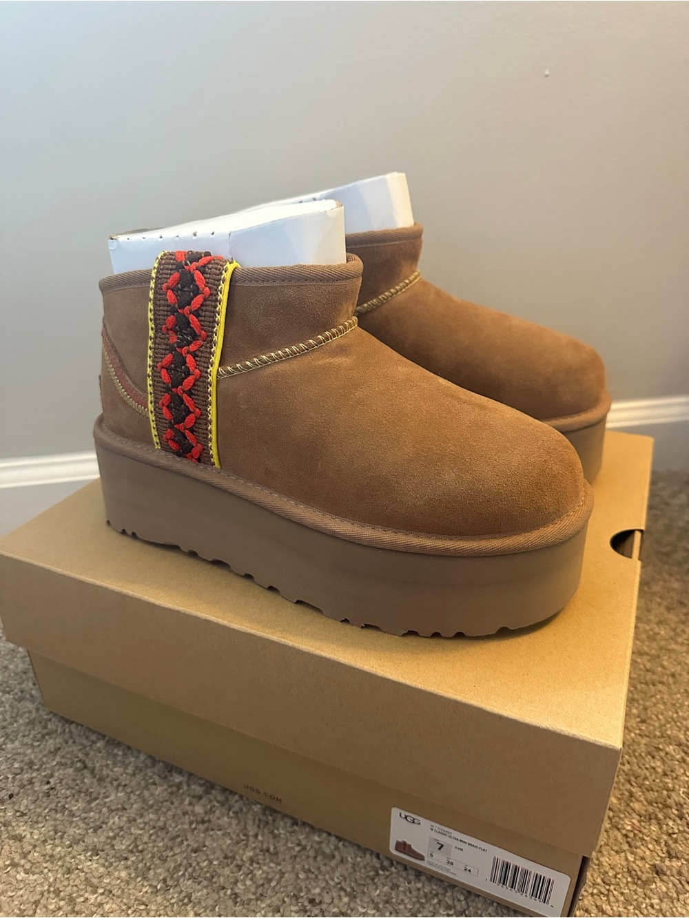 UGG Classic Ultra Mini Braid Platform Boots Chestnut Women’s 7 New in Box